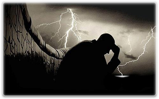 هَلْ يفقدُ الإنسانُ قيمته ؟