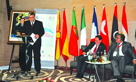 عُيوب تَنظيمية تثيرُ غَضب الصَحافة المَحليّة و الجهَويّة “مُلتقى المُوثّقِين”