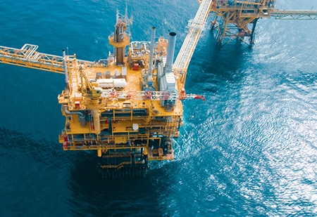 “مُبـادلة للبتْرُول” الإماراتية تنْخَرطُ في اسْتكْشاف النَفط بسَواحلِ المغرب الشمالية.