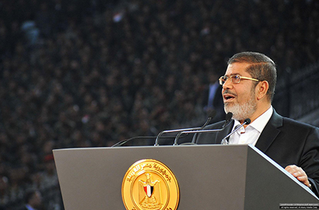 محكمة الجنايات تُصدر حُكمها في حَقّ د. محمد مرسي ..