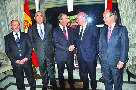 محمد حصاد وخوصي فرنانديس يجريان في طنجة مباحثات حول قضايا الأمن والهجرة وتهريب المخدرات