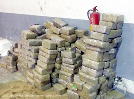 جمارك ميناء طنجة المُتوسطي تَحجز كمية من مخدر الشيرا