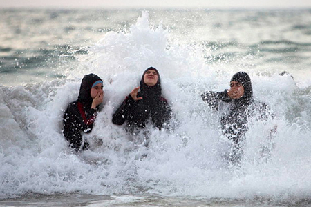 ” بـوديمـوس” يُعْلن نيته إقـامة شواطئ  للنّساء المُسلمـات