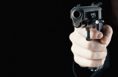 شرطي يضطر إلى استخدام سلاحه الوظيفي لتوقيف شخص من ذوي السوابق القضائية العديدة