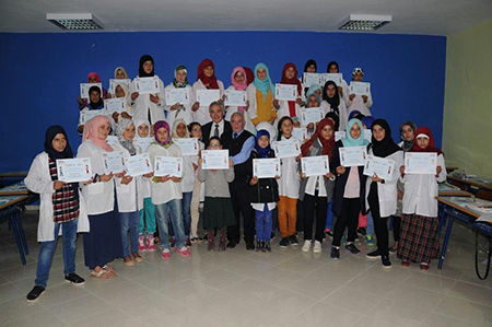 دورة تحسيسية و حافلات للنقل المدرسي لفائدة تلميذات سيدي أحمد بن عجيبة