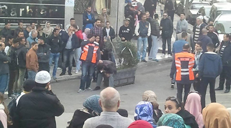 مواطنون بطنجة يحاصرون عِصابة تنصب على المارّة  بطريقة “السَماوي”