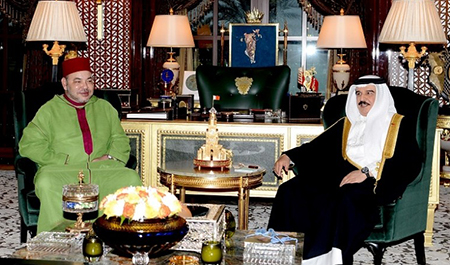 العاهل المغربي يحل بالبحرين في زيارة أخوة وعمل