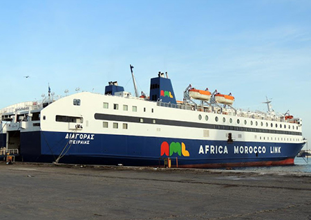 تدفق مغاربة العالم على ميناءي طنجة وشركة بحرية مغربية جديدة على خطوط البوغاز