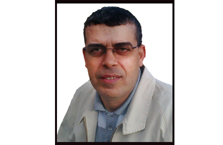 البحث عن مشجب للمعاطف البالية.. !!