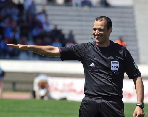 الحكم لحرش يسيء لاتحاد طنجة مرة أخرى ومُعلّقـون رياضيون يبلعـون لسانهم