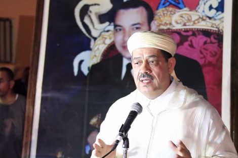 باب ما جاء في طول اللسان