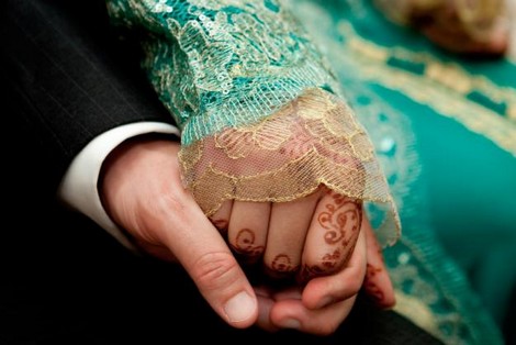 حي بنكيران : عيب في جهاز تناسلي “لعروس” جر “عريسها” وأفرادًا من عائلته إلى السجن.!؟