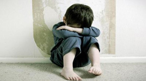 اغتصاب طفل…هذا ما فَعلته الحَلــوى !؟