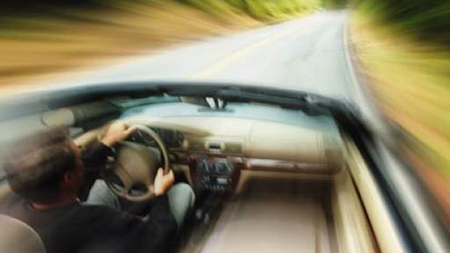 السياقة بين السلوك المتحضر و المتخلف أو الابتعاد عن “تشرميل السياقة”