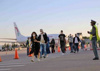 عضو باللجنة العلمية يتوقع إعادة فتح الحدود في هذا التاريخ