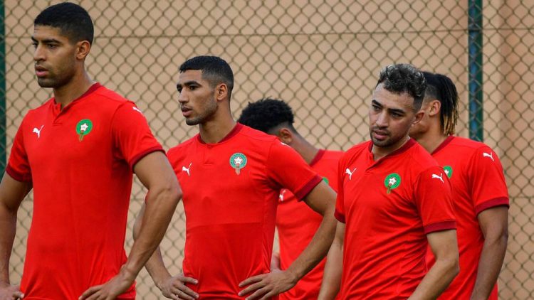 فيروس كورونا يبعد لاعبين بارزين من صفوف المنتخب قبل موقعة مصر