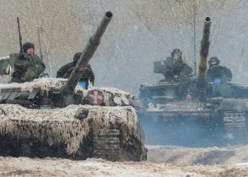 القوات البرية الروسية تدخل أوكرانيا