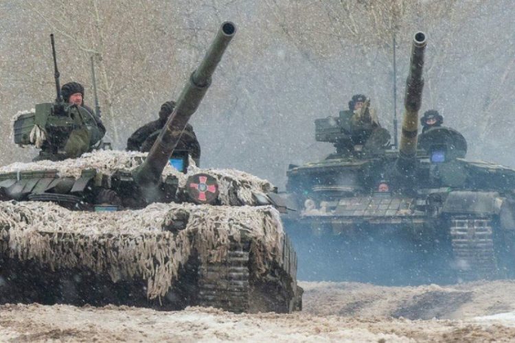 القوات البرية الروسية تدخل أوكرانيا