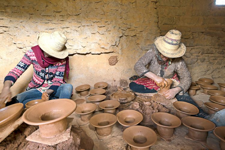 نحو عصرنة إنتاج الفخار بمنطقة وادلاو وبني سعيد