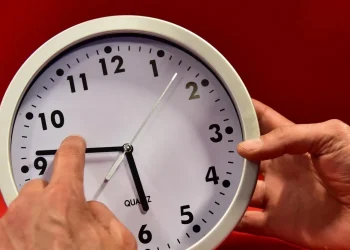 مع اقتراب رمضان .. المغرب يعود للساعة القانونية