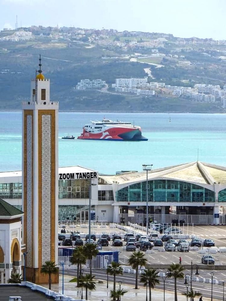 استئناف الربط البحري: أول مظاهر الانفراج الدبلوماسي