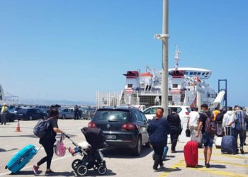 استئناف خدمات نقل الركاب بين الجارتين