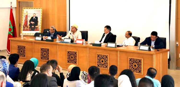 كلية الحقوق بطنجة تسائل حصيلة عشرية الدستور