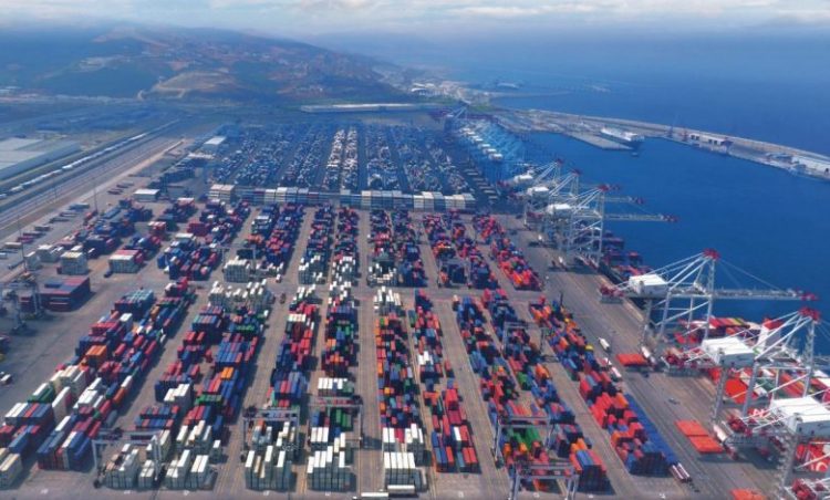 ميناء طنجة المتوسط..ارتفاع رقم المعاملات بنسبة 12٪ خلال النصف الأول 2022