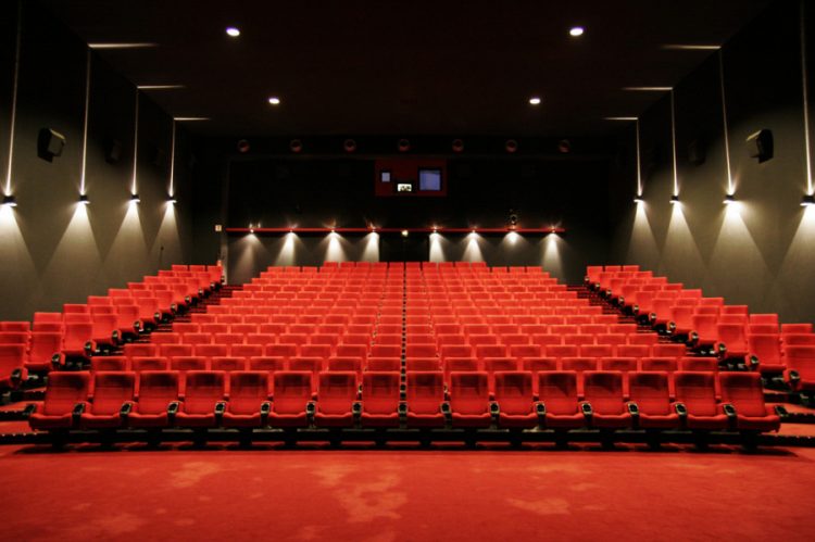 تخصيص 11.5 مليون درهم لدعم رقمنة وتحديث وإنشاء خمس قاعات سينمائية