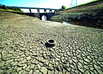 مخزون السدود ينخفض ومخاطر ندرة المياه تقترب..