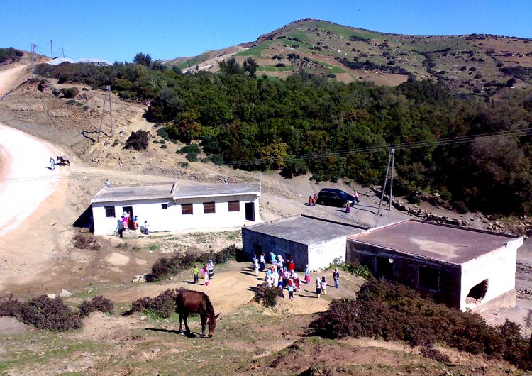 التعليم بالعالم القروي بين رهانات التطور ومرارة التهميش “سبت الزينات نموذجا”