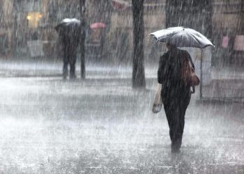 زخات مطرية قوية أحيانا رعدية وتساقطات ثلجية بعدد من مناطق المملكة