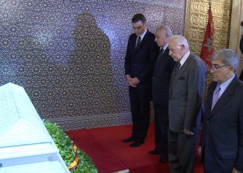 رئيس الحكومة الإسبانية يزور ضريح محمد الخامس