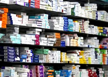 وزارة الصحة تخفض أثمنة عدد من الأدوية الباهظة