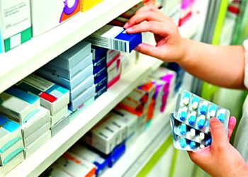 أرباح الصيادلة.. بين جدل الوفرة والتقتير