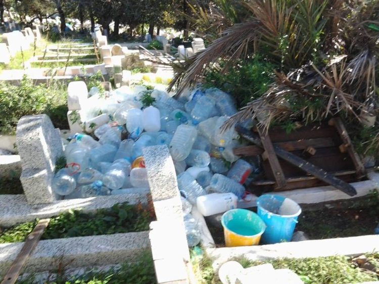 حال المقابر بالمغرب…. إهمال و اكتظاظ و سلوكيات منحرفة  إن كانوا لا يبالون بنا في حياتنا.. فكيف سيتعاملون مع جثثنا ؟؟؟
