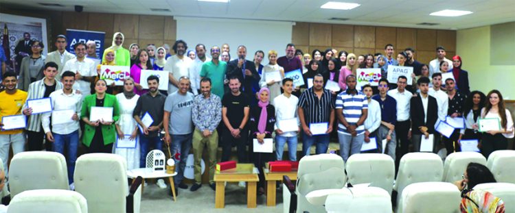 معهد ” ISMONTIC” بشراكة مع  جمعية “مهنيي قطاع فنون الطباعة”   APAGيحيي حفل نهاية الموسم التكويني لشعبة الطبع المعلوماتي (INFOGRAPHIE)