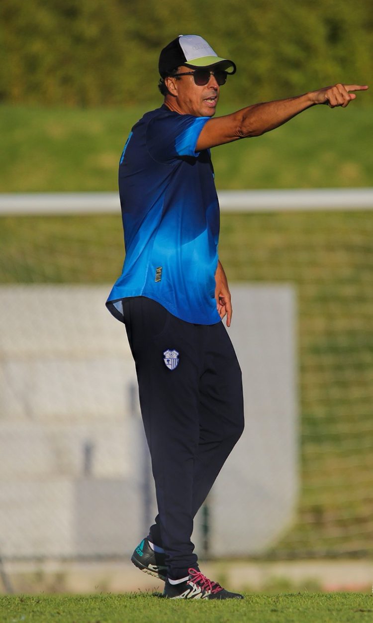 حضور غير عادي للطائر في تداريب طنجة وكراطة المكتب المدير تثير جدلا الجعدي الكبير يقترب من التوقيع وأستاتي حضر لتسوية نزاعه مع الفريق