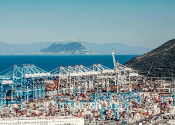 ميناء طنجة المتوسط يحصل على قرض للتوسعة