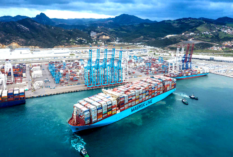 ميناء طنجة المتوسط بوابة المغرب نحو المستقبل